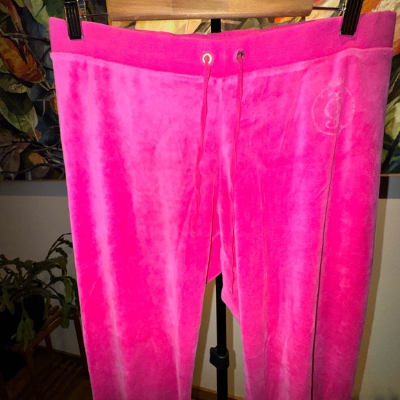 Juicy Couture Hot Pink Plush Joggers. Size Medium. - Picture 3 of 17